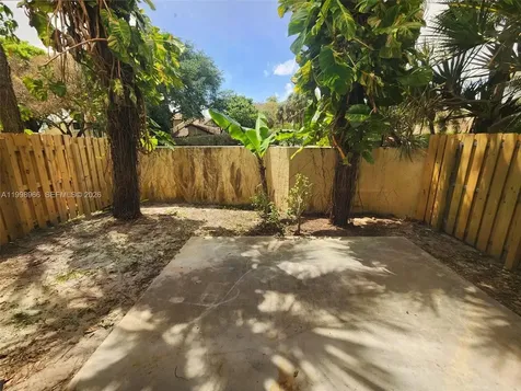 200 SW 95th Terrace Pembroke Pines FL 33025