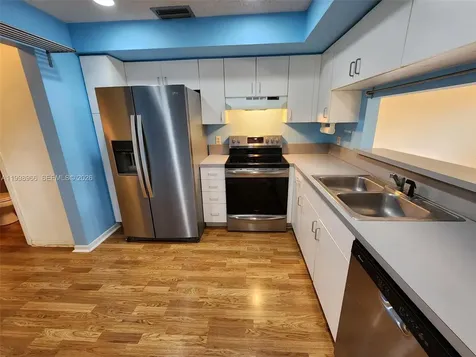 200 SW 95th Terrace Pembroke Pines FL 33025