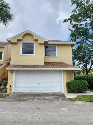 200 SW 95th Terrace Pembroke Pines FL 33025