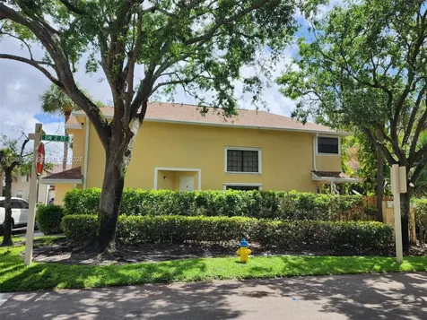 200 SW 95th Terrace Pembroke Pines FL 33025