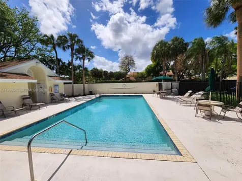 200 SW 95th Terrace Pembroke Pines FL 33025