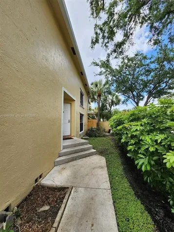 200 SW 95th Terrace Pembroke Pines FL 33025