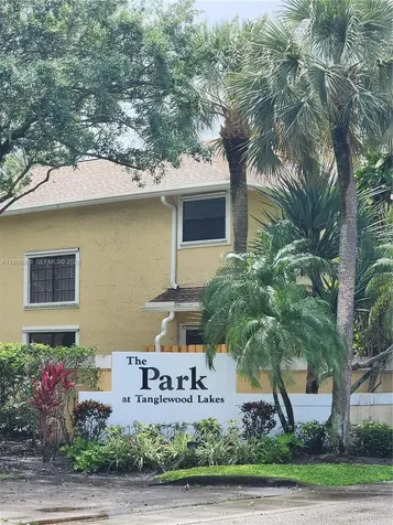 200 SW 95th Terrace Pembroke Pines FL 33025