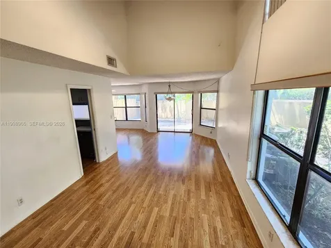 200 SW 95th Terrace Pembroke Pines FL 33025