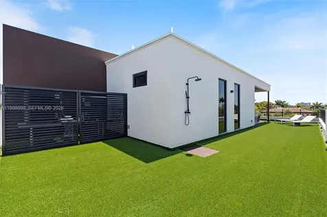 2431 NE 18th Street Fort Lauderdale FL 33305