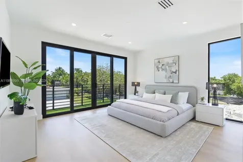 2431 NE 18th Street Fort Lauderdale FL 33305