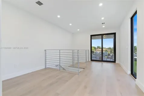 2431 NE 18th Street Fort Lauderdale FL 33305