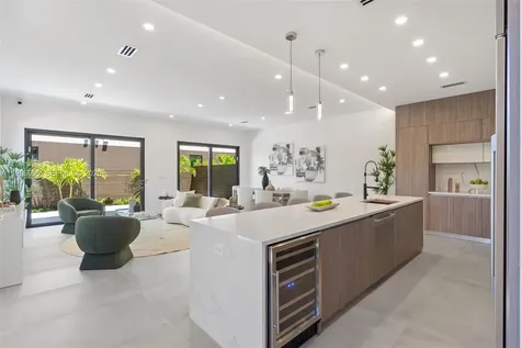 2431 NE 18th Street Fort Lauderdale FL 33305