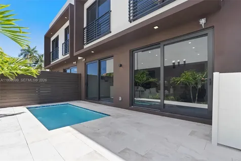 2431 NE 18th Street Fort Lauderdale FL 33305