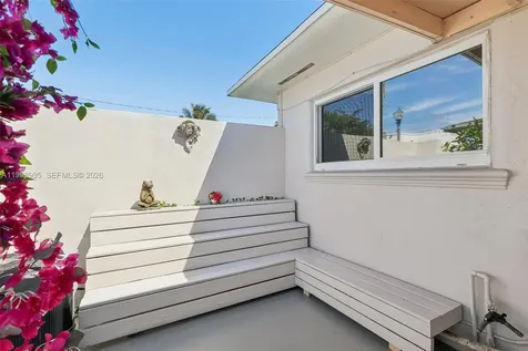 1682 NE 124th Lane North Miami FL 33181