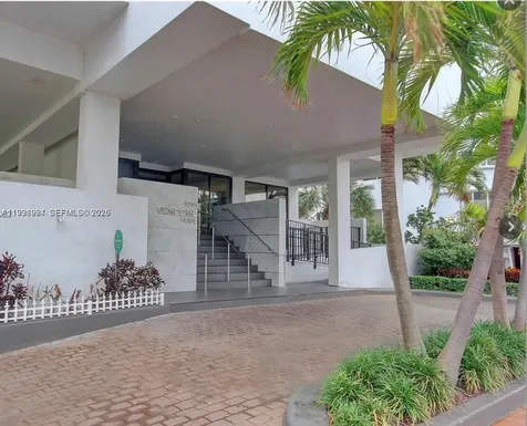 4301 Collins Avenue Miami Beach FL 33140