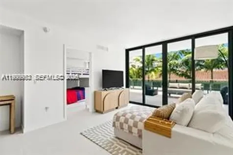 9901 W Bay Harbor Drive Bay Harbor Islands FL 33154