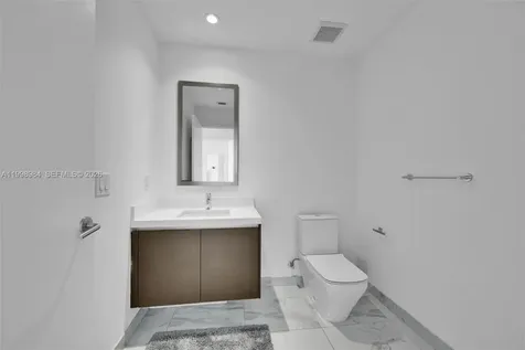 851 NE 1st Avenue Miami FL 33132