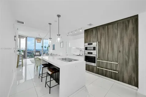 851 NE 1st Avenue Miami FL 33132