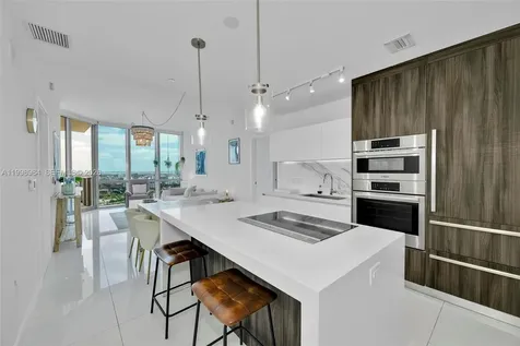 851 NE 1st Avenue Miami FL 33132
