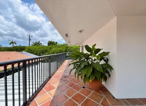10140 SW 26th Terrace Miami FL 33165