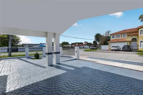 10140 SW 26th Terrace Miami FL 33165