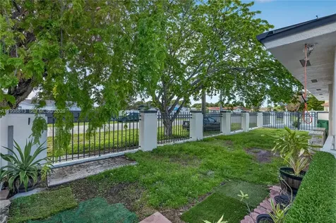 10140 SW 26th Terrace Miami FL 33165