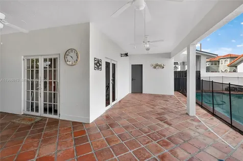 10140 SW 26th Terrace Miami FL 33165