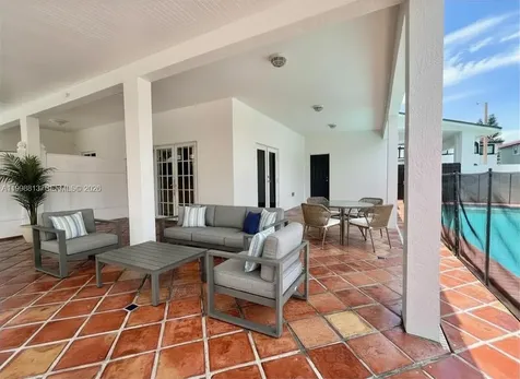 10140 SW 26th Terrace Miami FL 33165