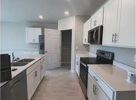 30 1pl Cape Coral FL 33914