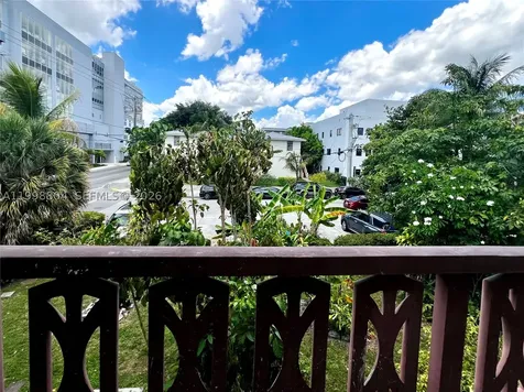 675 SW 7th Avenue Miami FL 33130