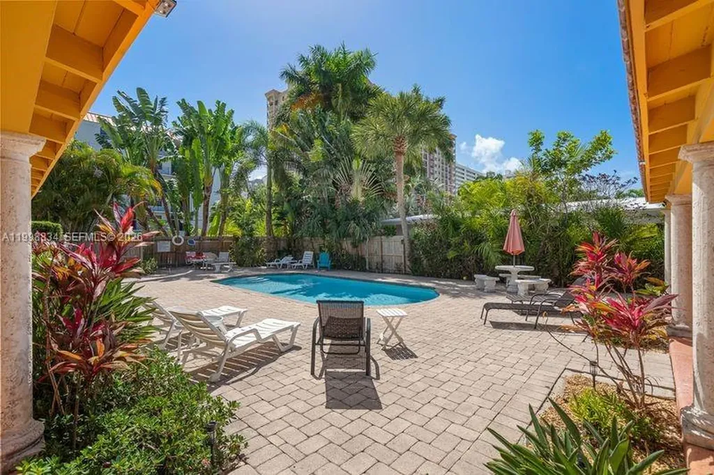 2033 NE 33rd Avenue Fort Lauderdale FL 33305