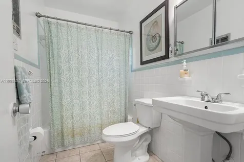 2033 NE 33rd Avenue Fort Lauderdale FL 33305