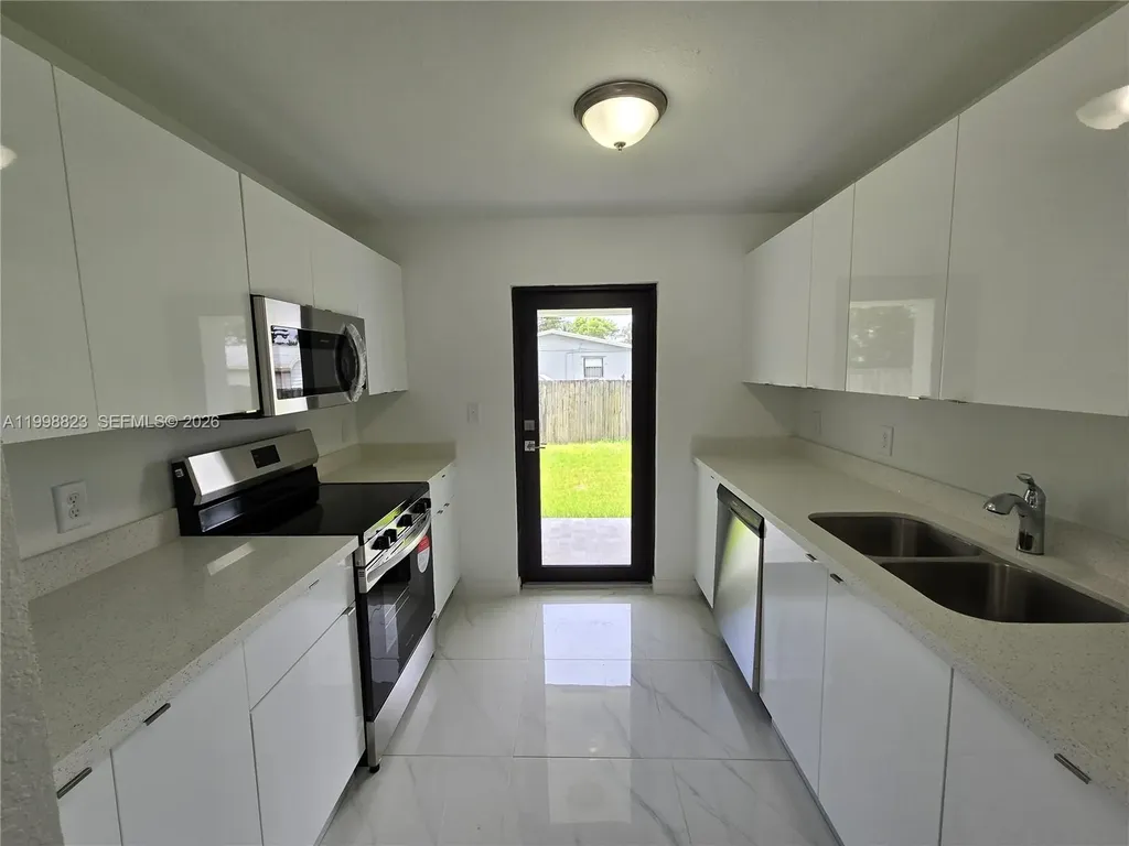 18700 SW 316 Terrace Homestead FL 33030