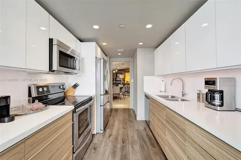 2800 Island Boulevard Aventura FL 33160