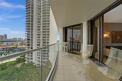 2800 Island Boulevard Aventura FL 33160