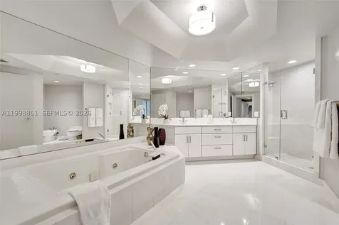 2800 Island Boulevard Aventura FL 33160