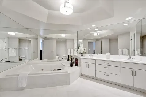 2800 Island Boulevard Aventura FL 33160