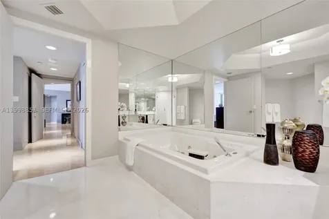 2800 Island Boulevard Aventura FL 33160