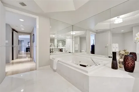 2800 Island Boulevard Aventura FL 33160
