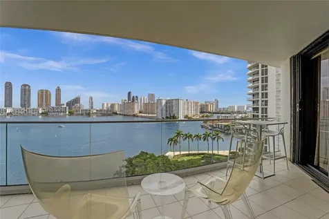 2800 Island Boulevard Aventura FL 33160