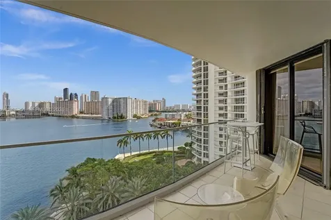 2800 Island Boulevard Aventura FL 33160