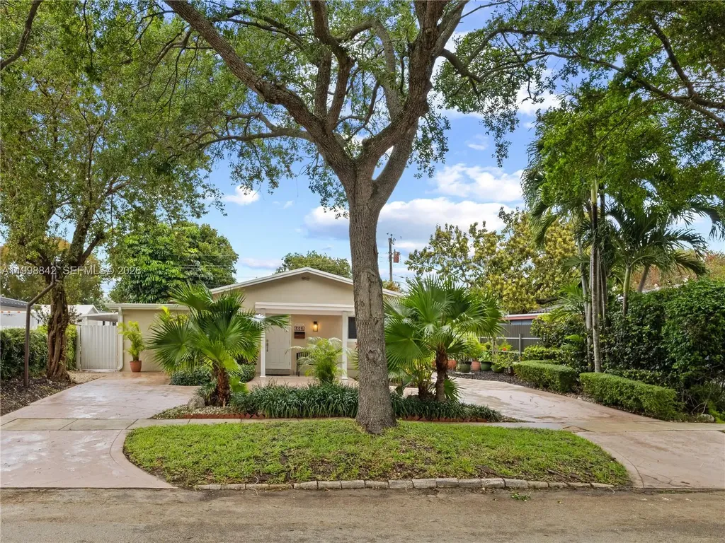 6665 NW 39th Street Virginia Gardens FL 33166
