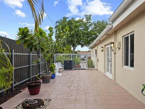 6665 NW 39th Street Virginia Gardens FL 33166