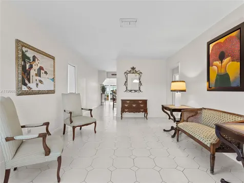 6665 NW 39th Street Virginia Gardens FL 33166