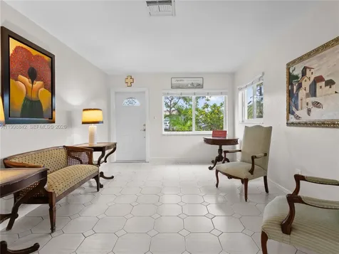 6665 NW 39th Street Virginia Gardens FL 33166
