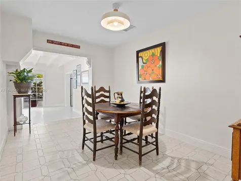 6665 NW 39th Street Virginia Gardens FL 33166