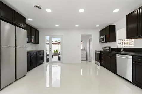 1910 NW 36th Street Oakland Park FL 33309