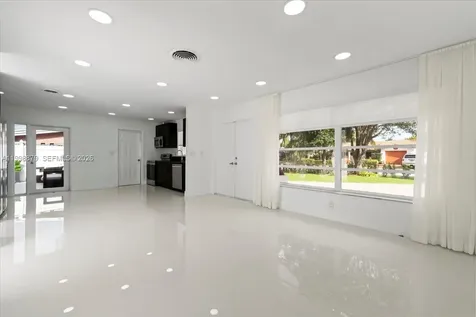 1910 NW 36th Street Oakland Park FL 33309