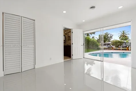 1910 NW 36th Street Oakland Park FL 33309
