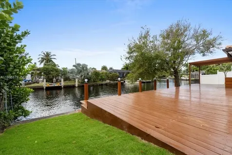 1910 NW 36th Street Oakland Park FL 33309
