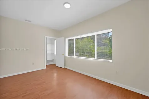 109 NW 6th Avenue Miami FL 33128