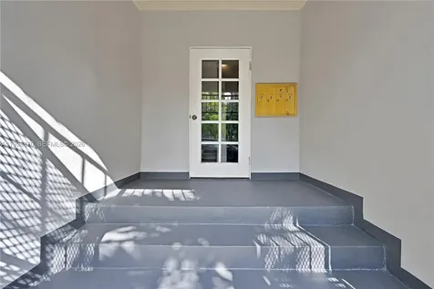 109 NW 6th Avenue Miami FL 33128