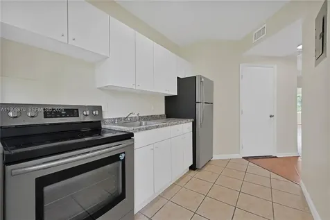 109 NW 6th Avenue Miami FL 33128