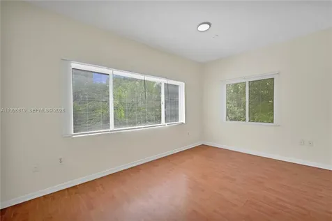 109 NW 6th Avenue Miami FL 33128